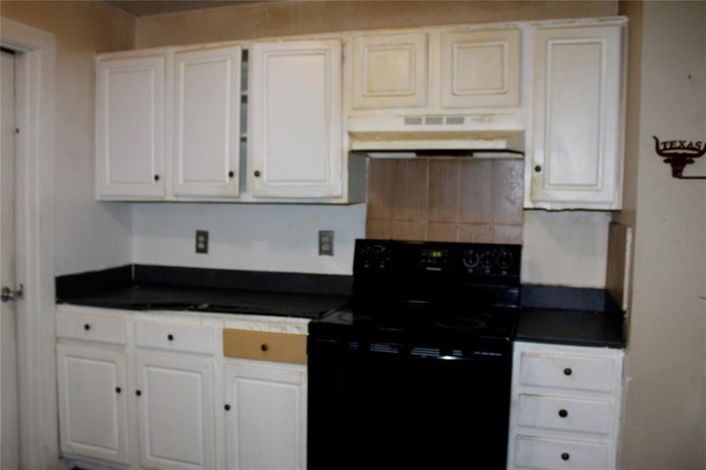 637 Trinity St Property Photo 23