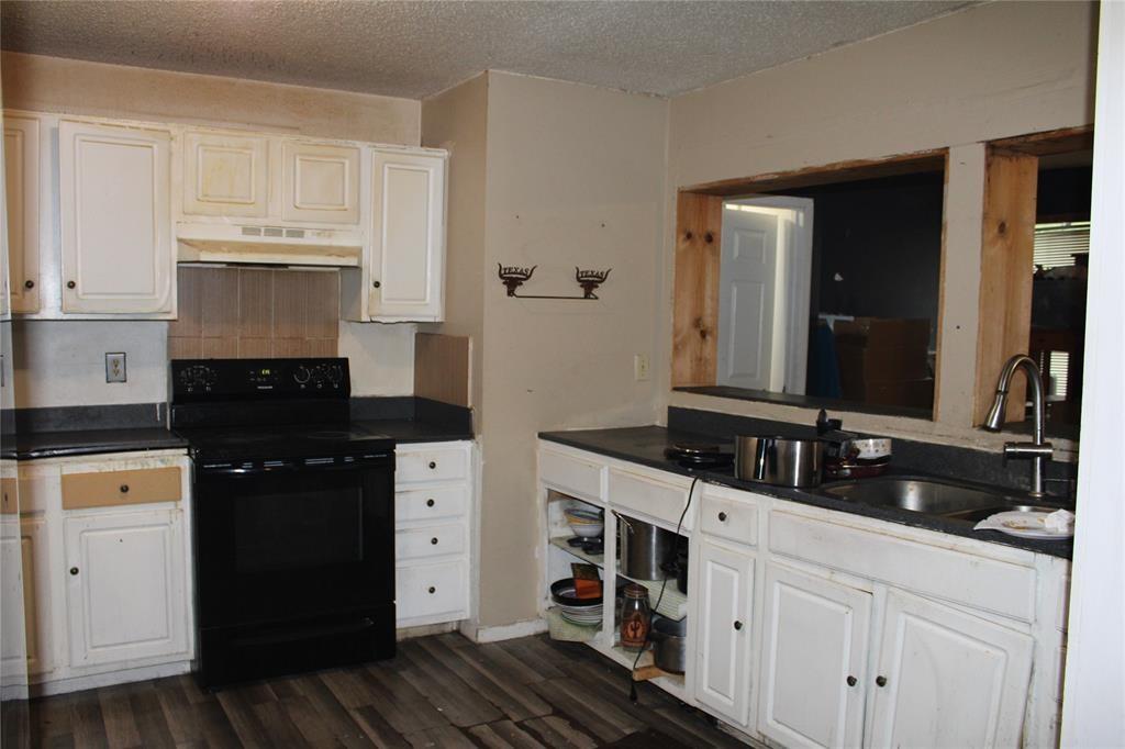 637 Trinity St Property Photo 24