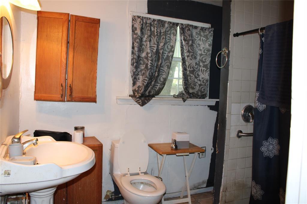 637 Trinity St Property Photo 25