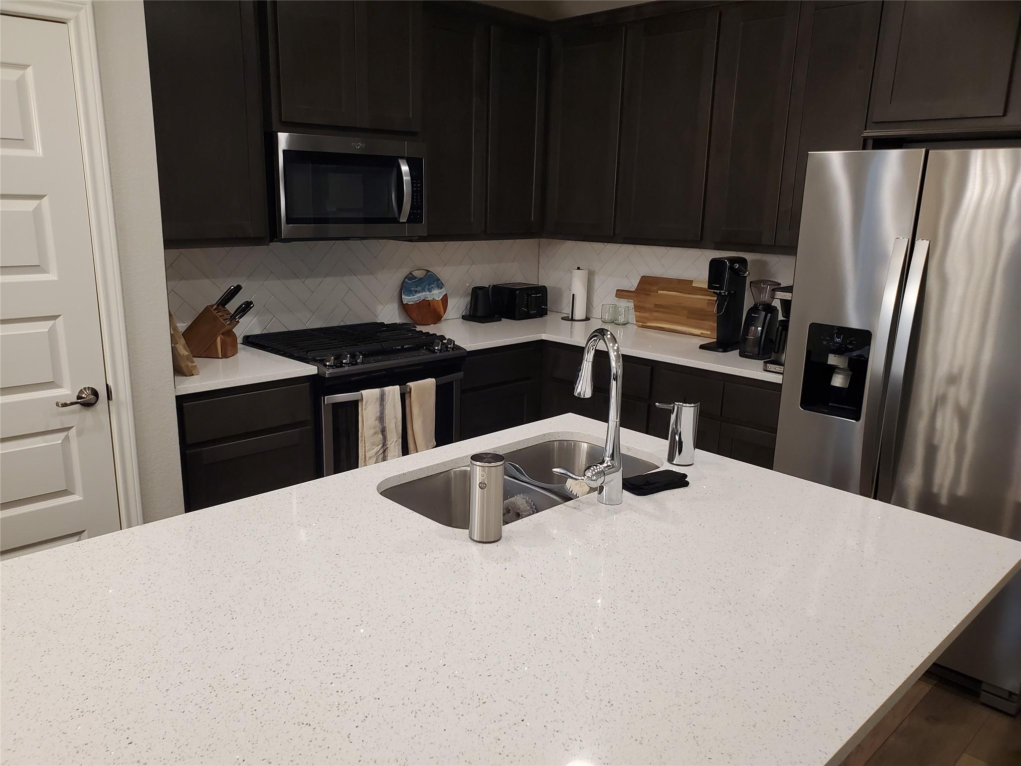 1633 Winding Stream Trl Property Photo 6