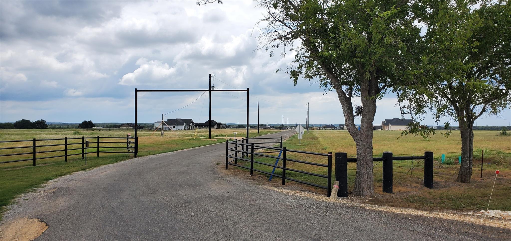 000 Apache Trl Property Photo 1
