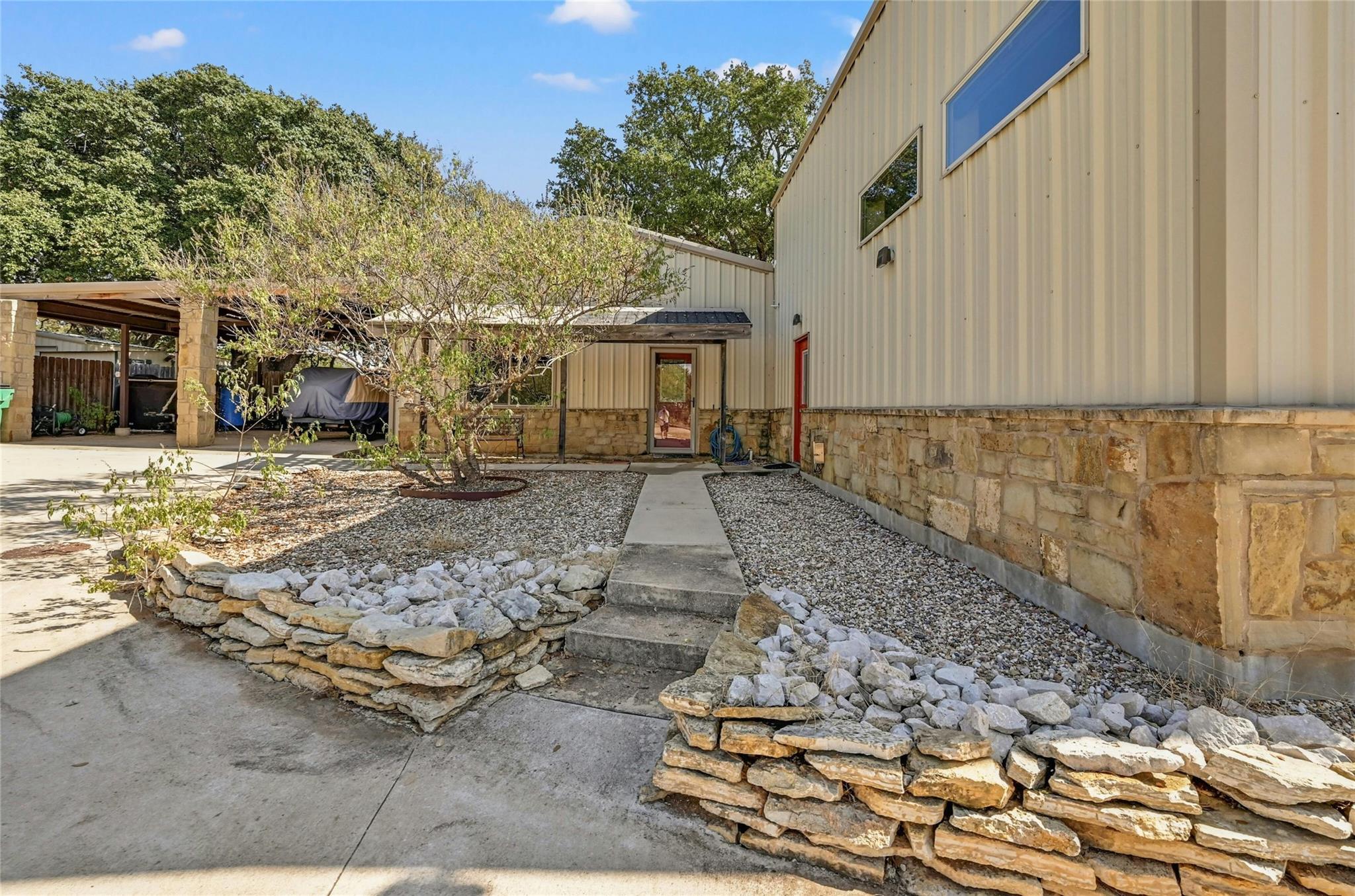 103 Mckay Rd Property Photo 3