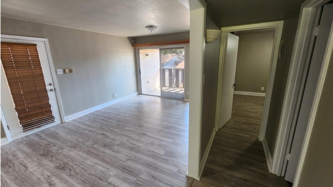 1304 Summit St 206 Property Photo 3
