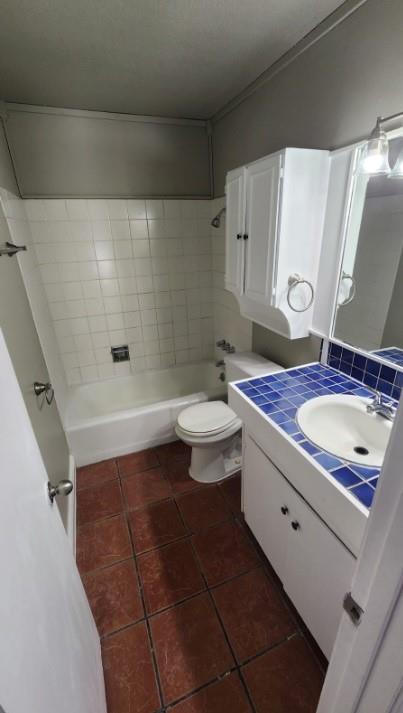 1304 Summit St 206 Property Photo 5