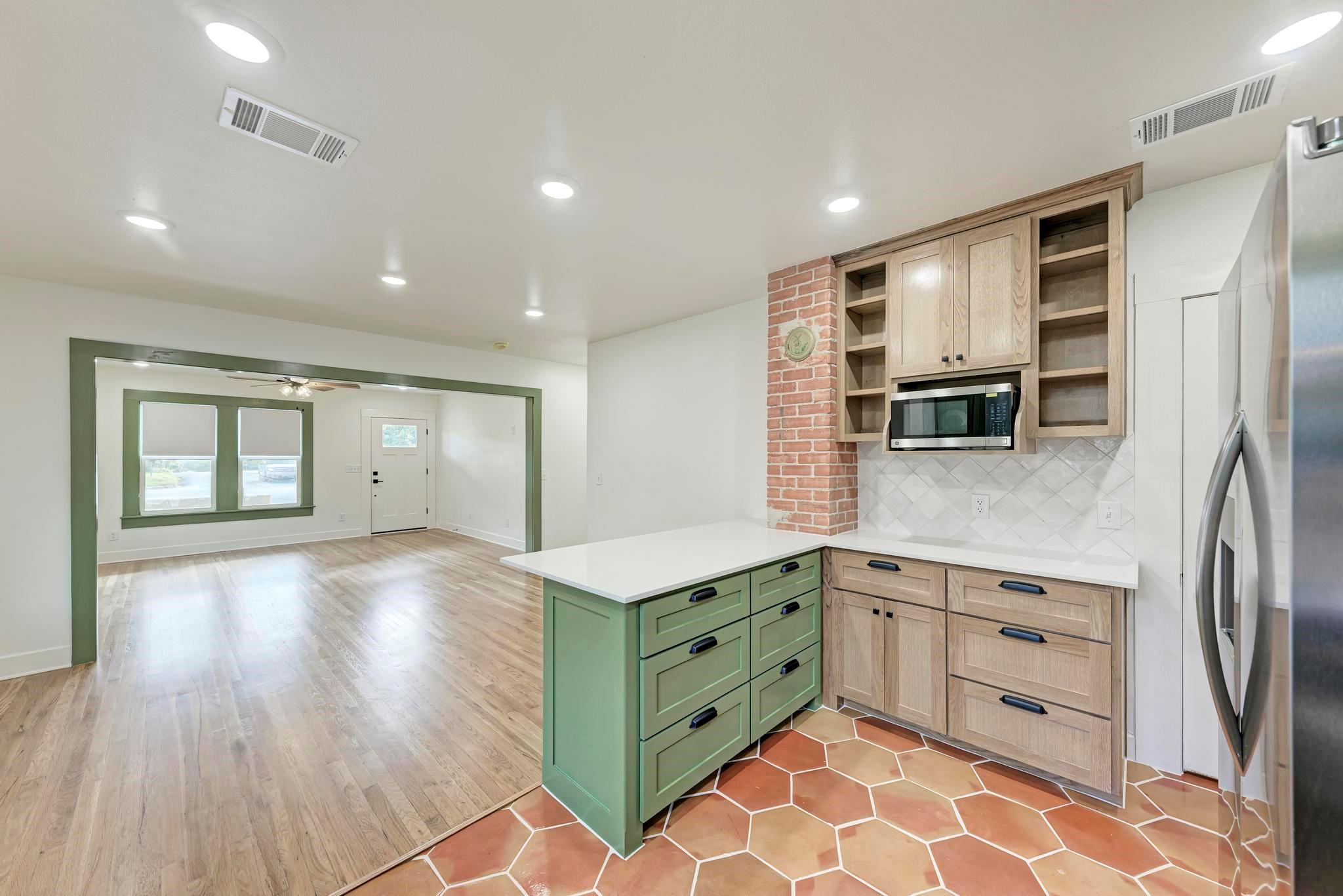 108 S Porter St Property Photo 15