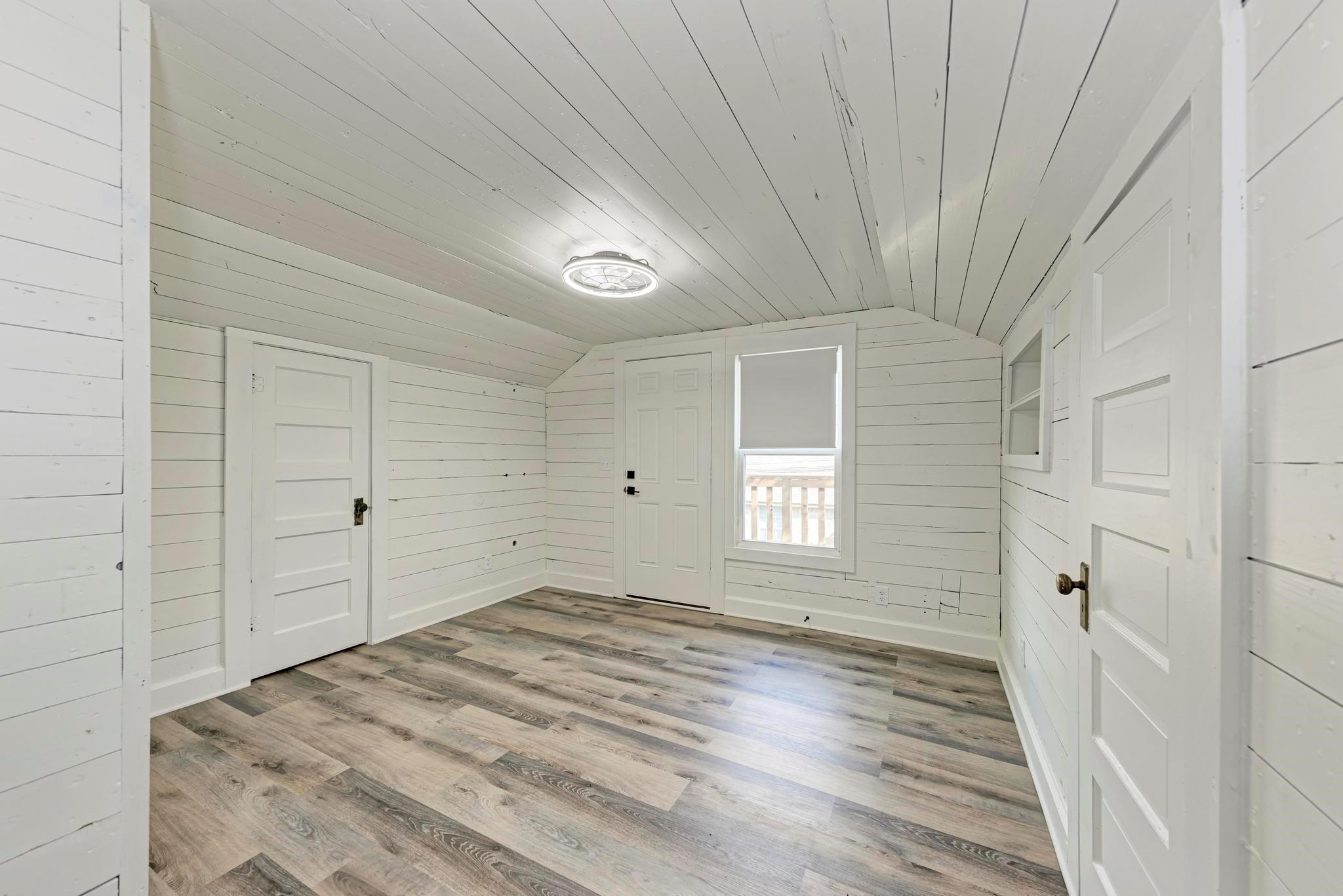 108 S Porter St Property Photo 33