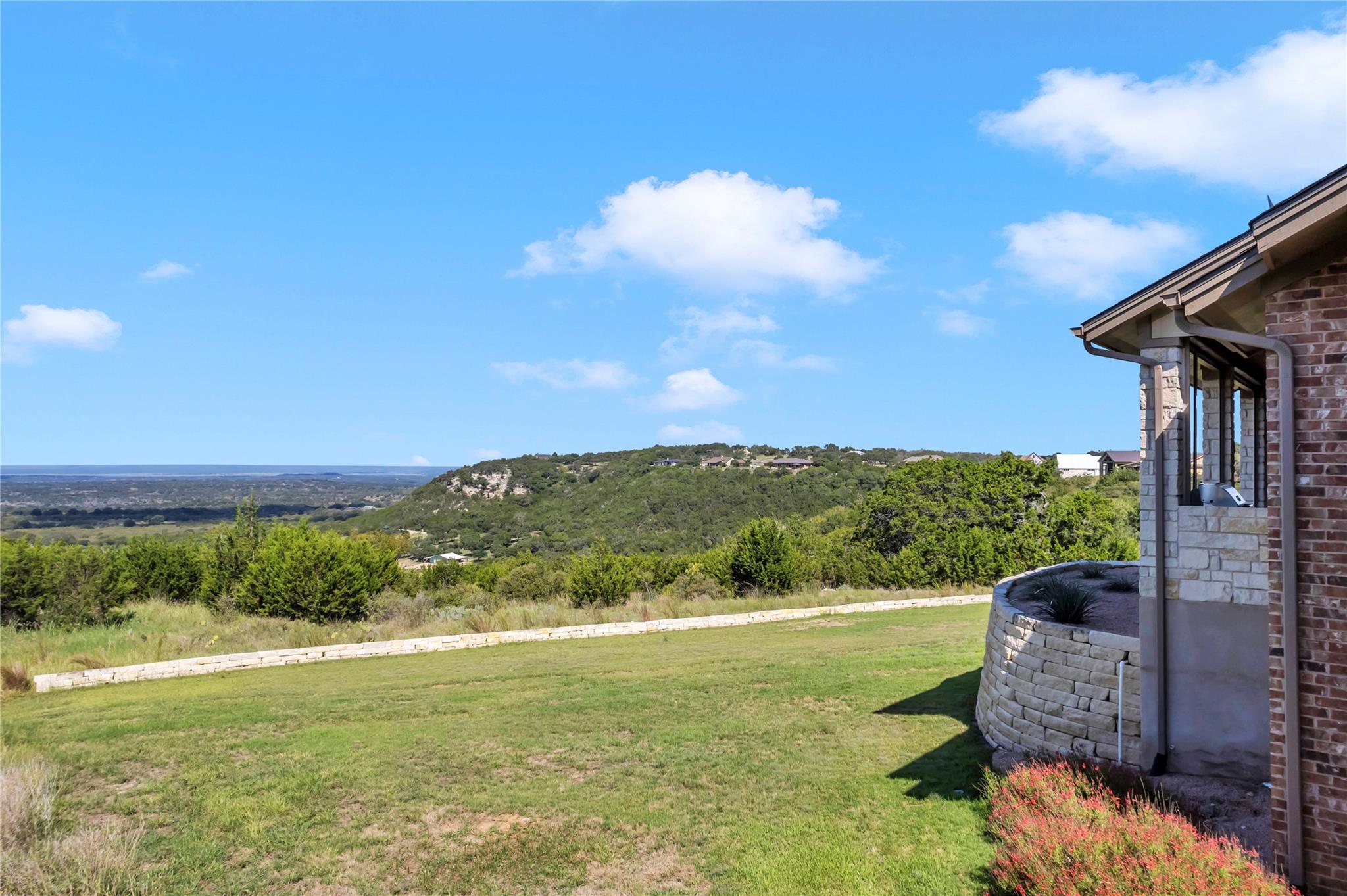 320 Eagle Ridge Property Photo 4