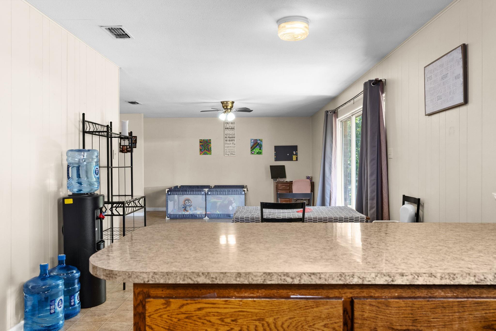 202 S Willis St Property Photo 11