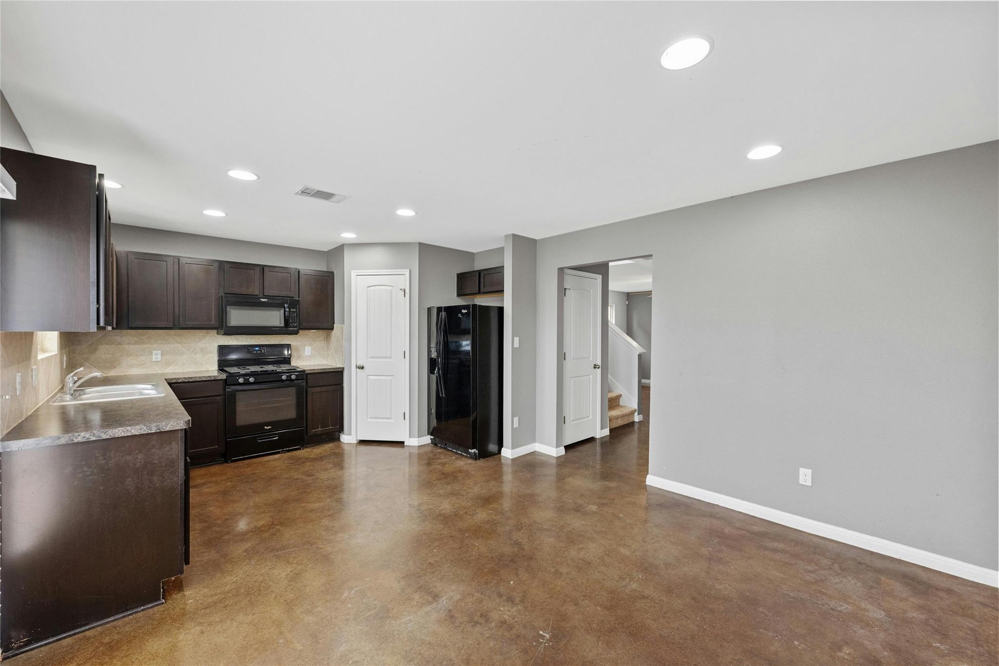 4608 Graceful Ln Property Photo 10