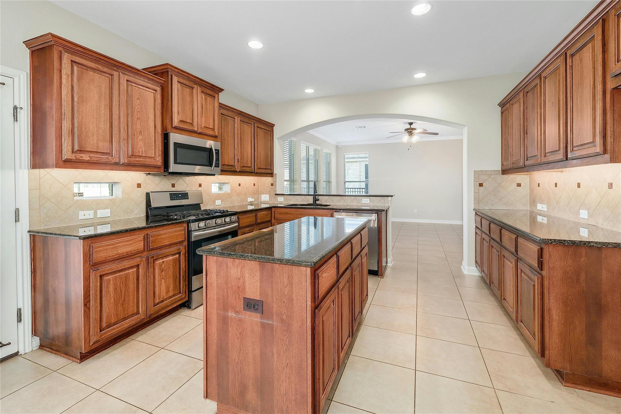 1627 Hidden Springs Path Property Photo 11