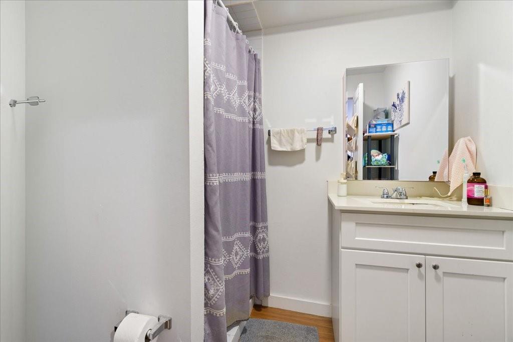 306 E 30th St 102 Property Photo 10