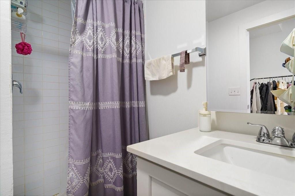 306 E 30th St 102 Property Photo 11