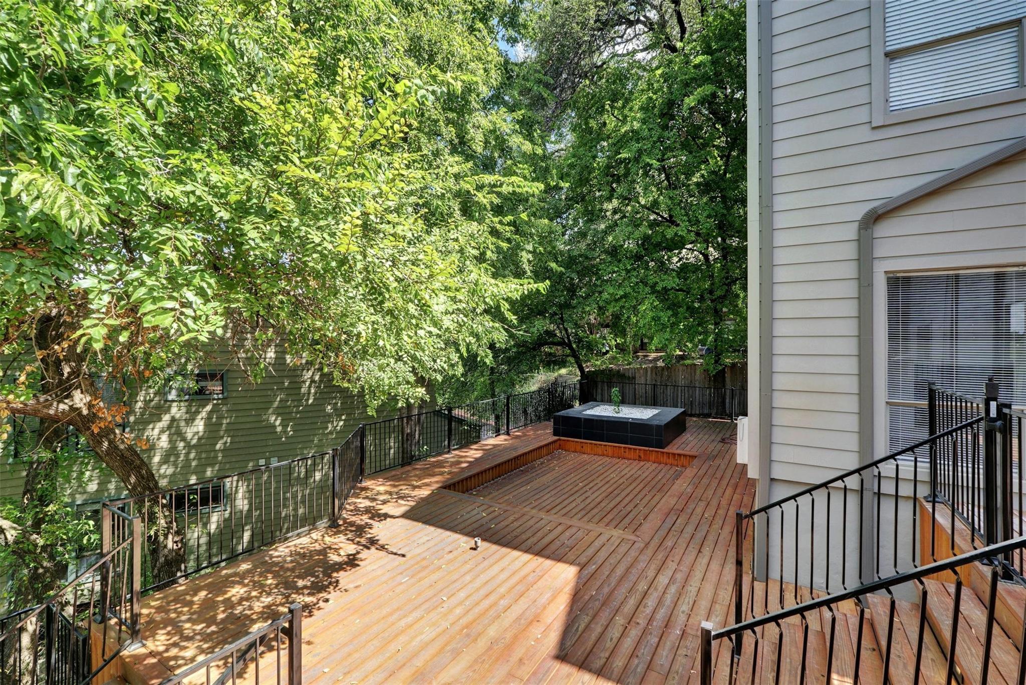 908 Poplar St 103 Property Photo 1