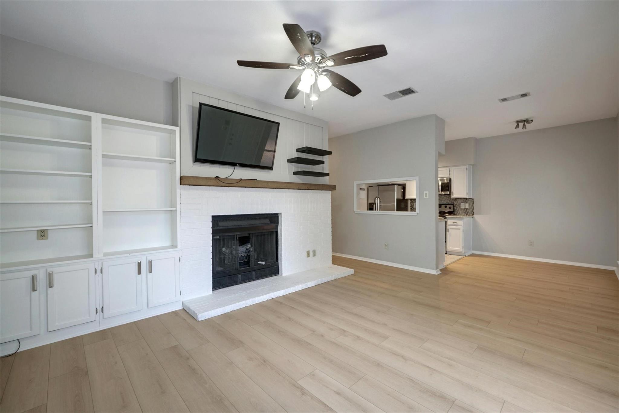 908 Poplar St 103 Property Photo 7