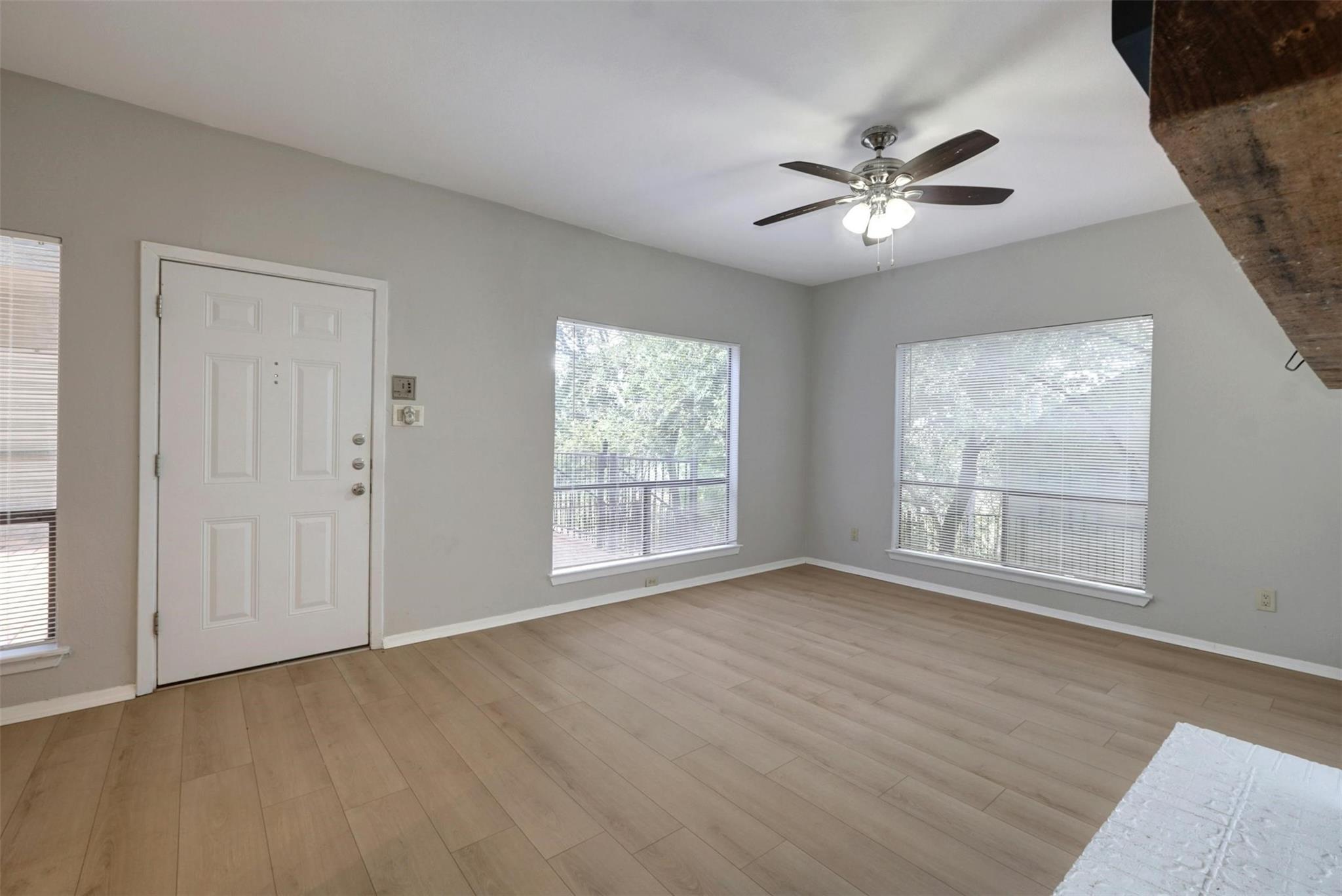 908 Poplar St 103 Property Photo 10