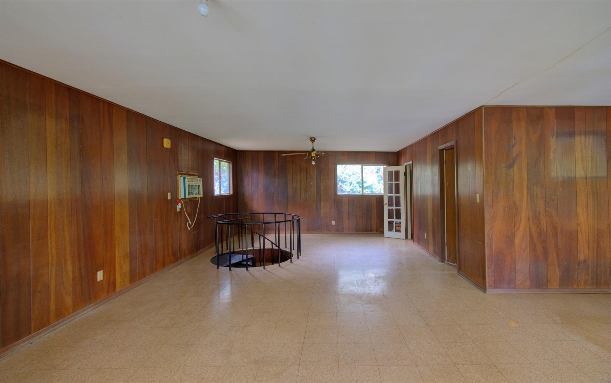 6836 River Rd Property Photo 16