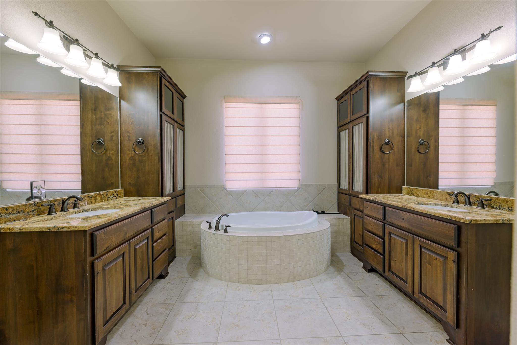 2268 Park Place Cir Property Photo 21