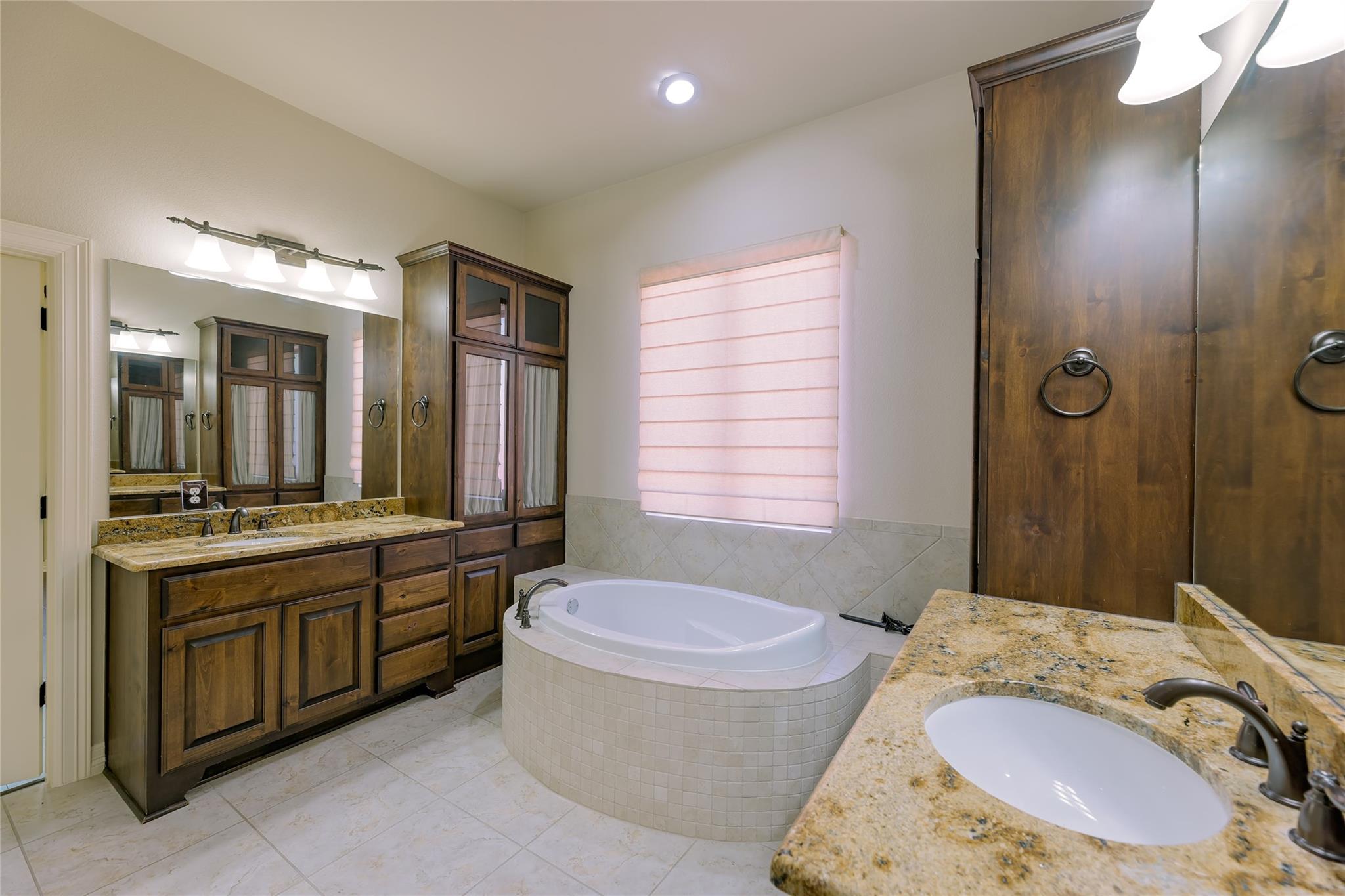 2268 Park Place Cir Property Photo 22
