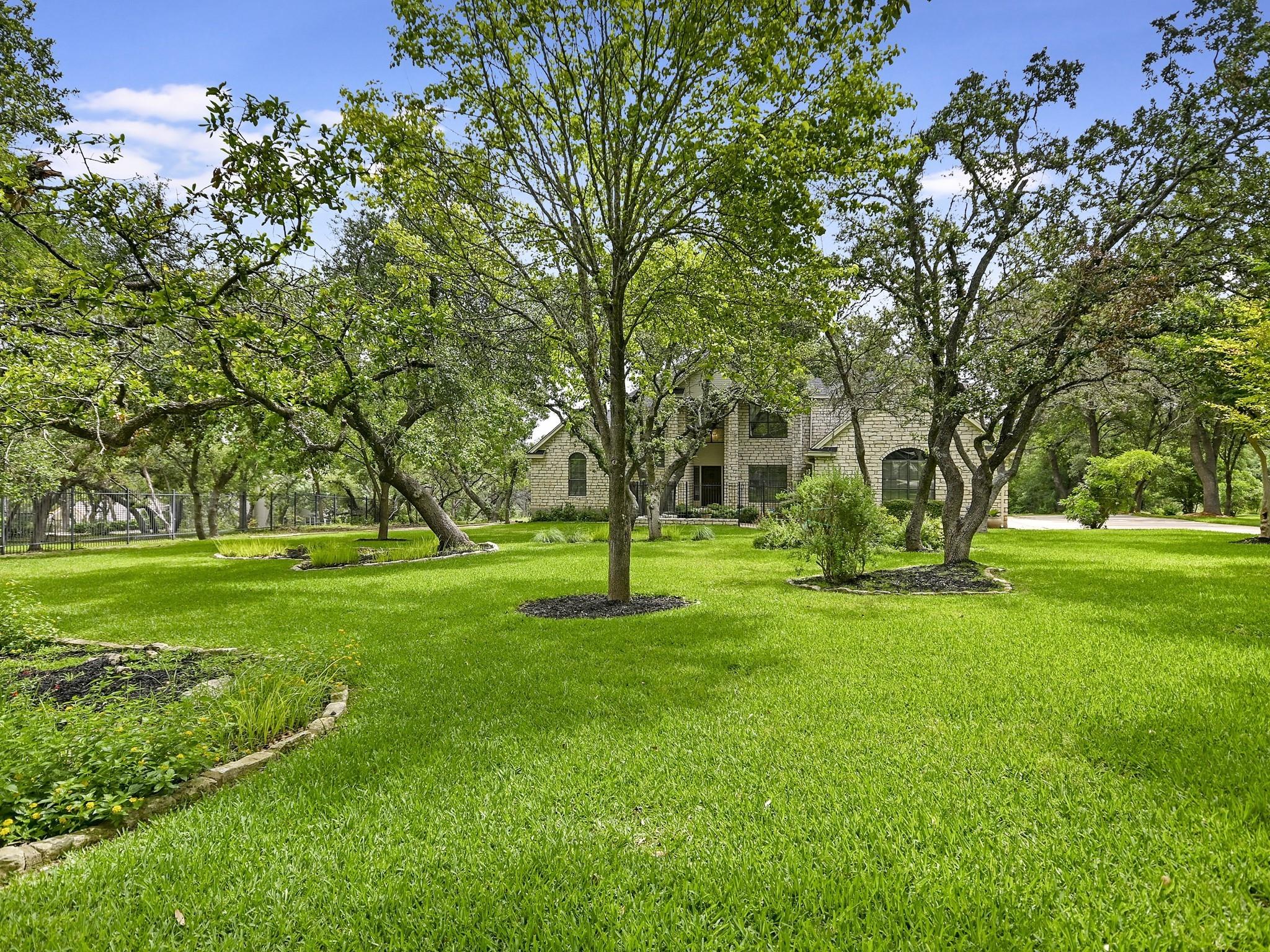 3503 Misty Creek Dr Property Photo 2