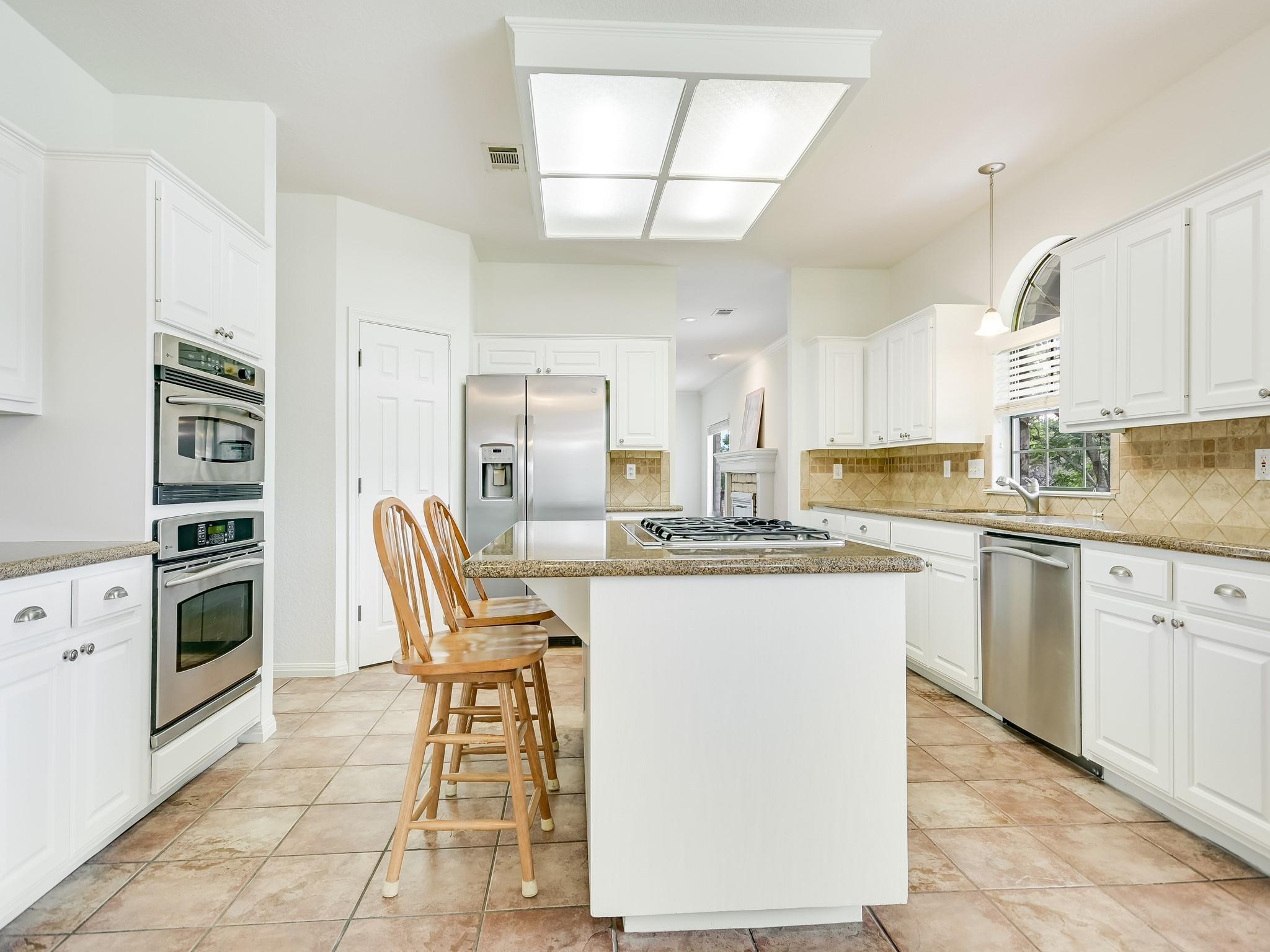 3503 Misty Creek Dr Property Photo 6