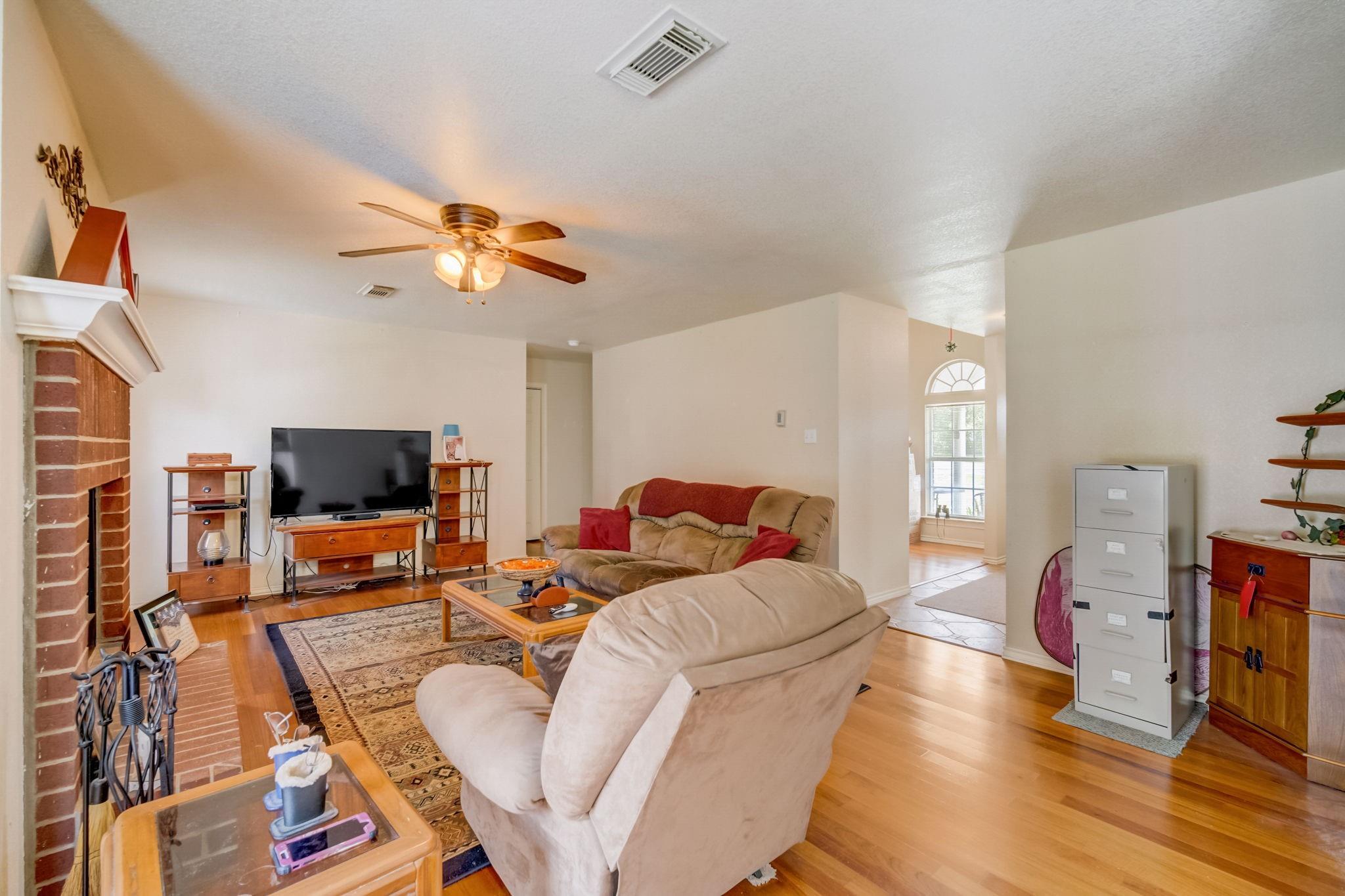 1495 Makinson Rd Property Photo 9