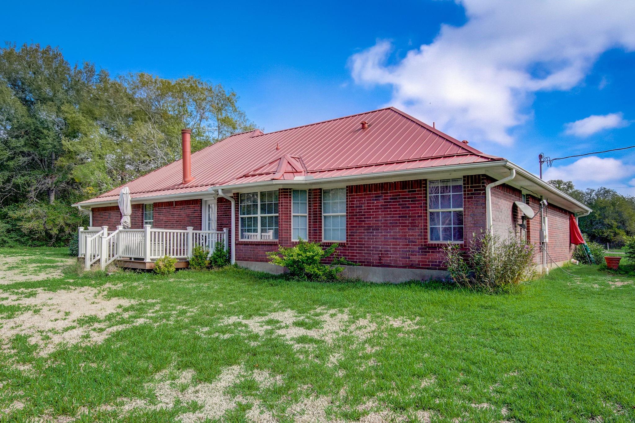 1495 Makinson Rd Property Photo 11