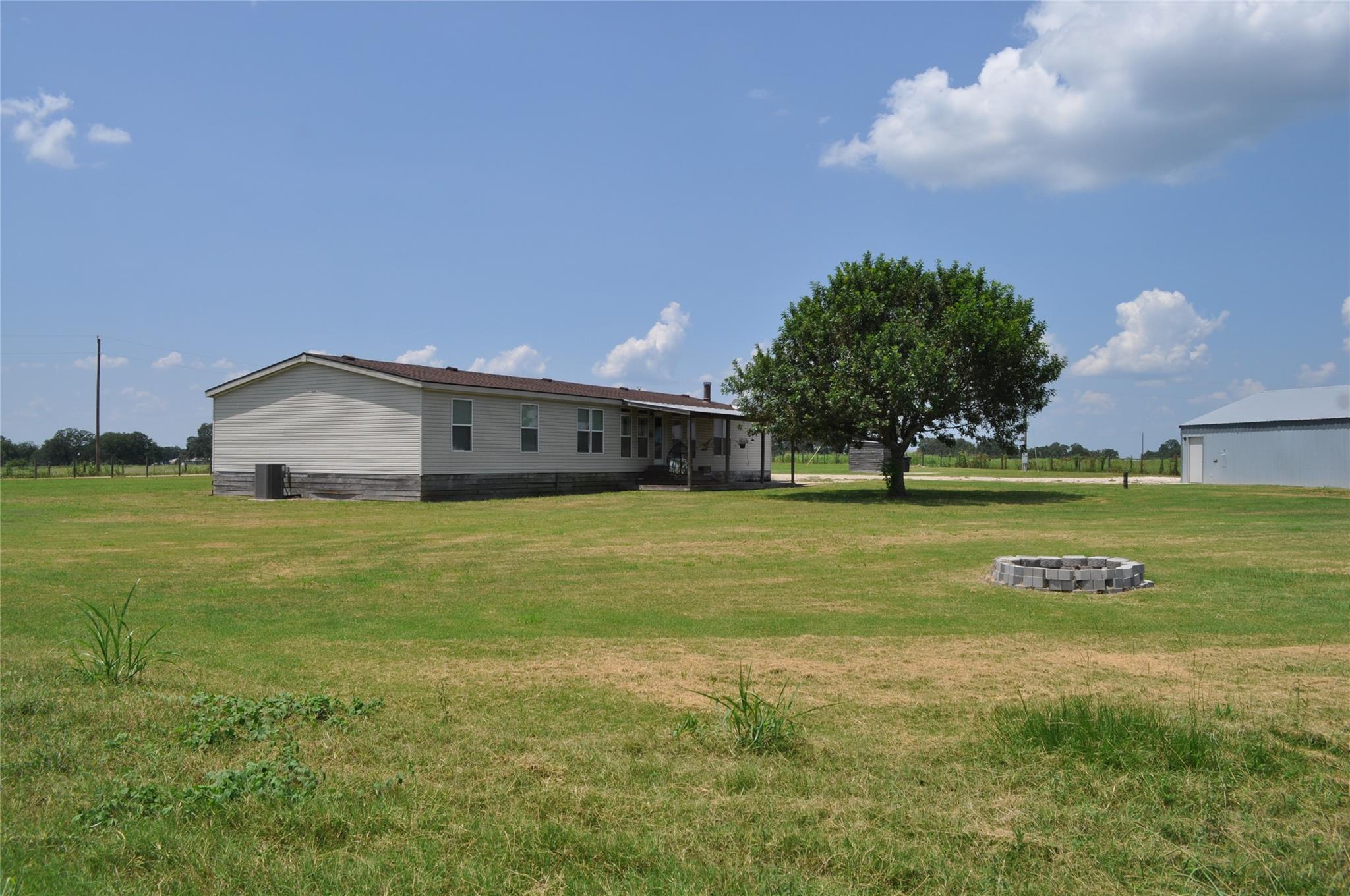 10901 Harmon School Rd Property Photo 7
