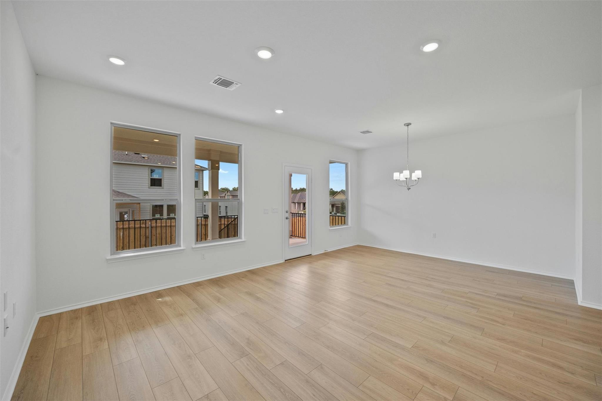4705 Pear Light Rd Property Photo 4