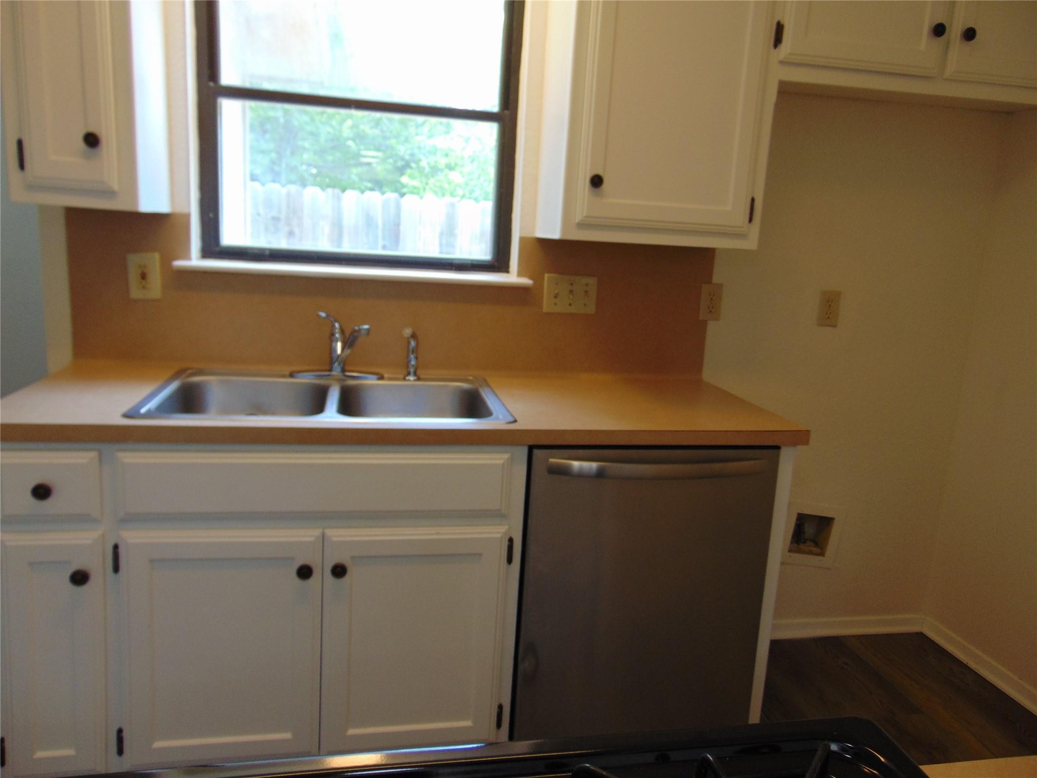 6501 Bradsher Dr B Property Photo 3