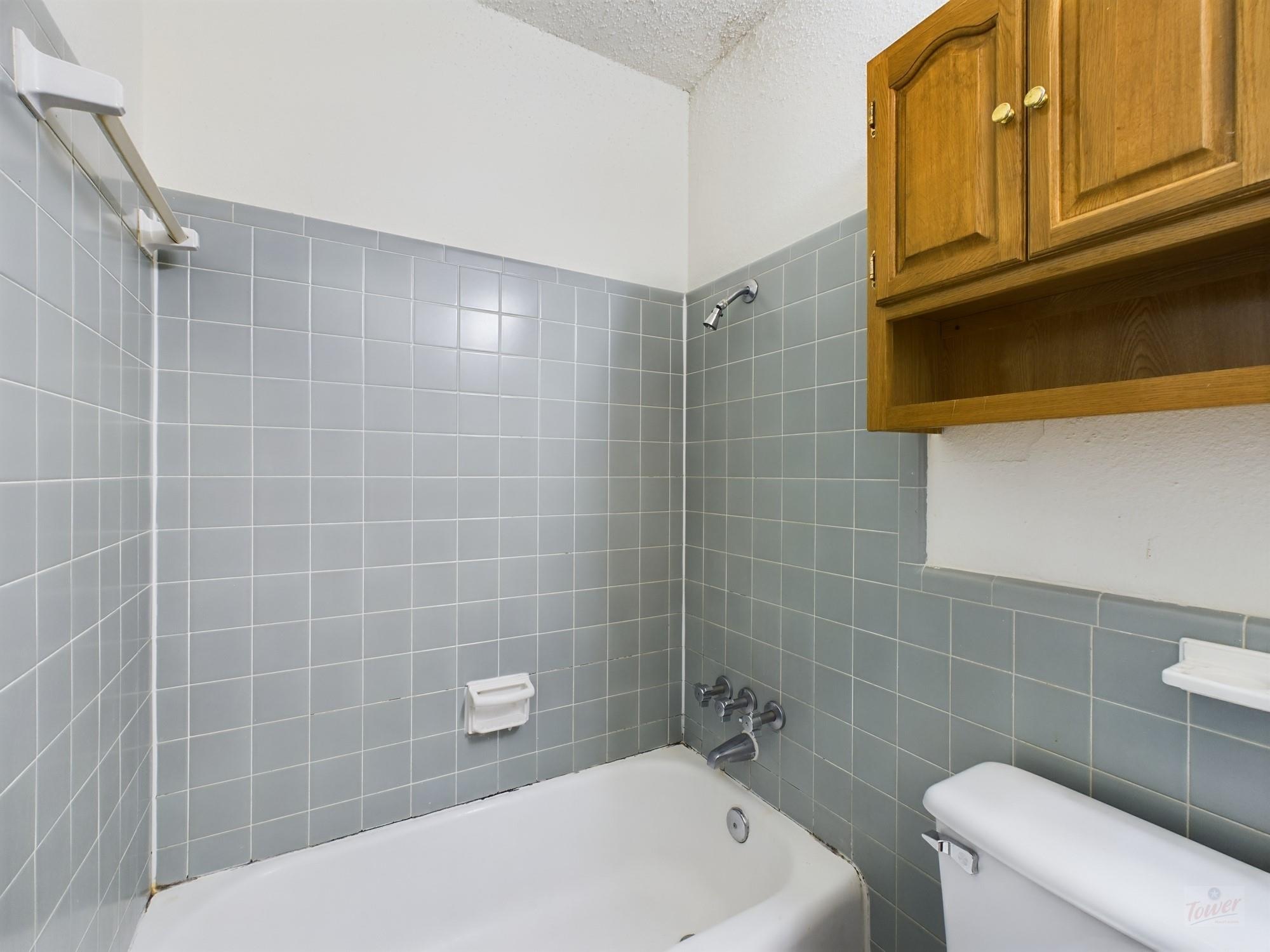 803 W 28th St #107 Property Photo 10