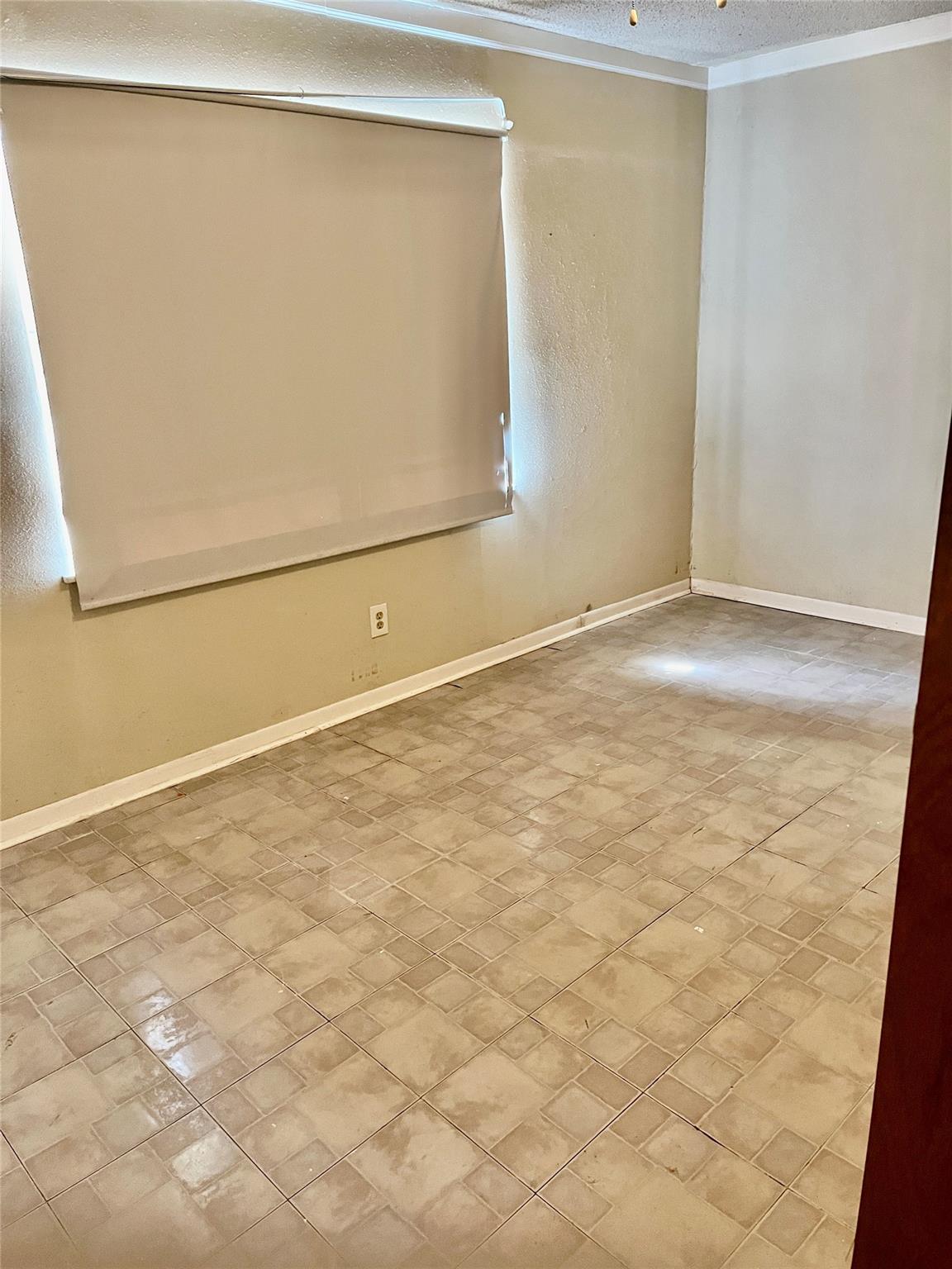 1133 W Bell St Property Photo 13