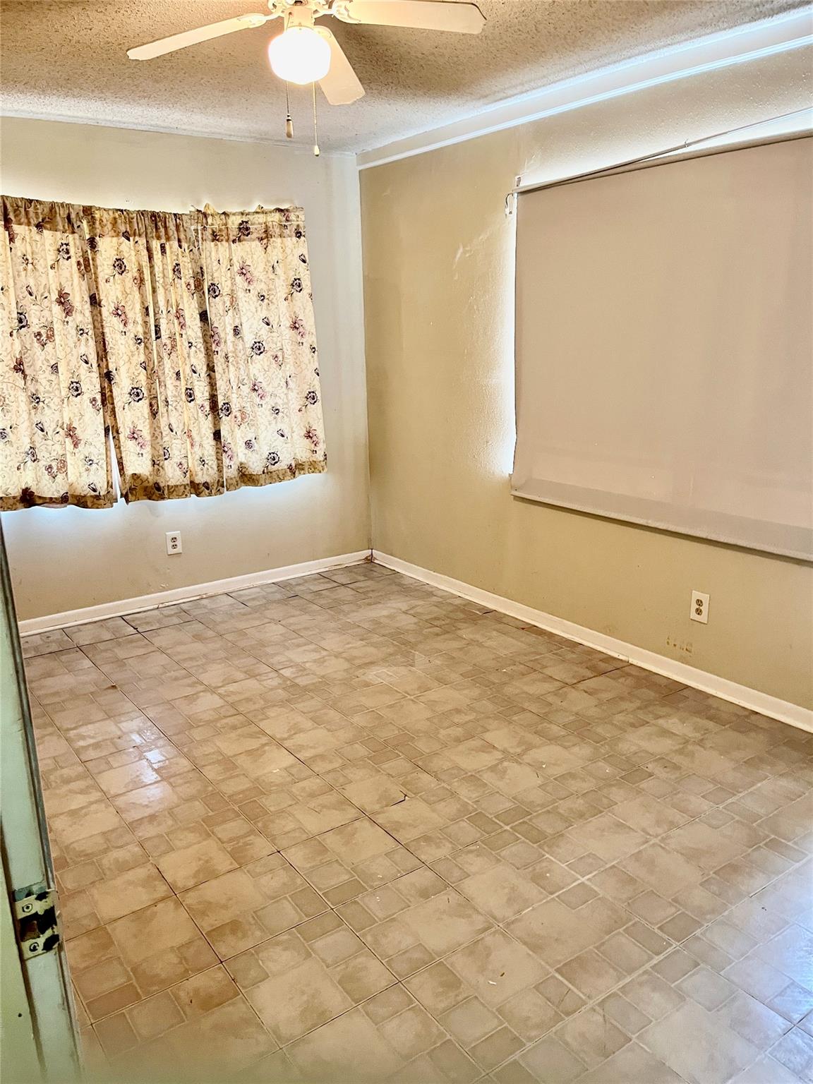 1133 W Bell St Property Photo 17