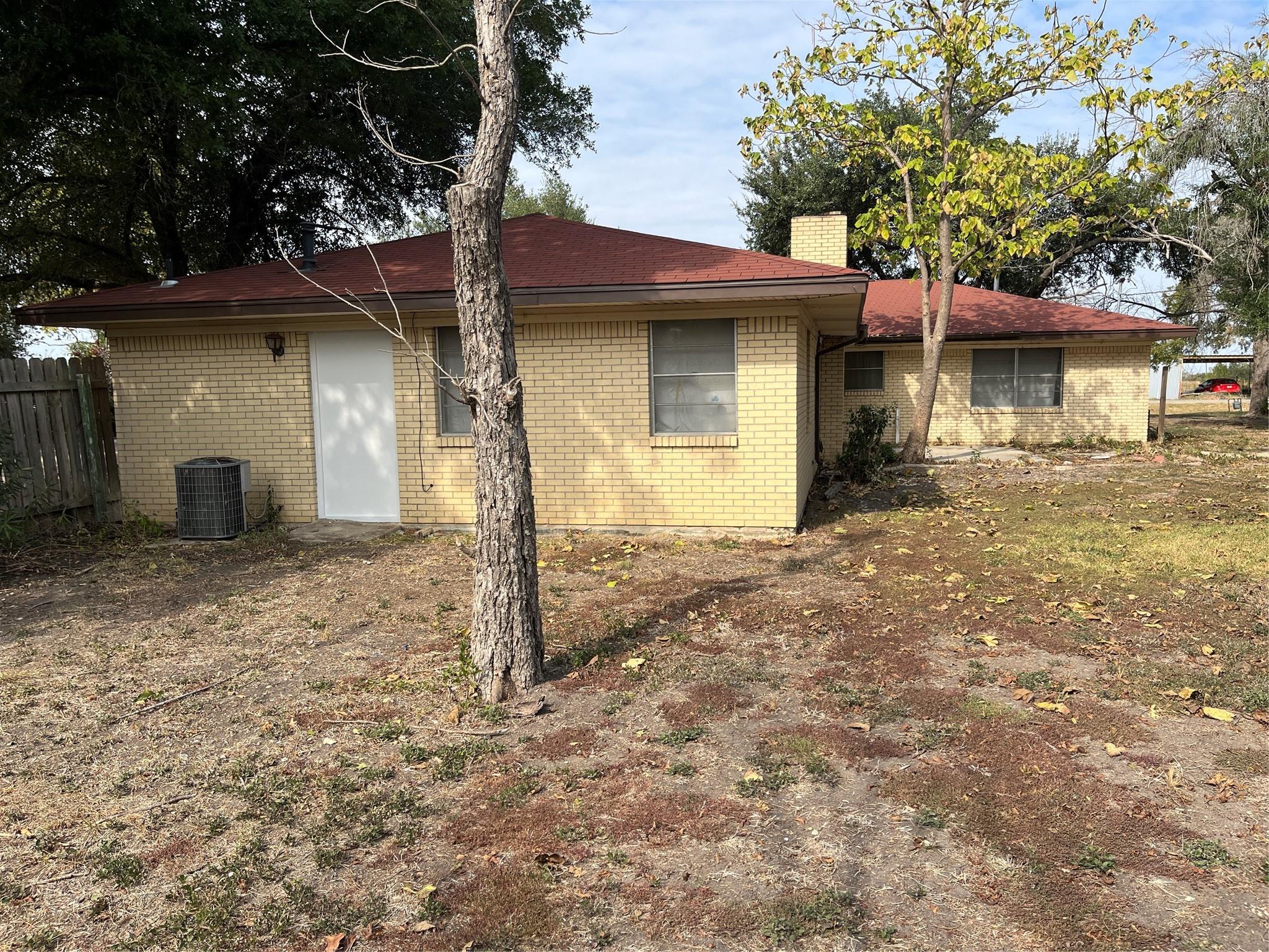 1133 W Bell St Property Photo 27