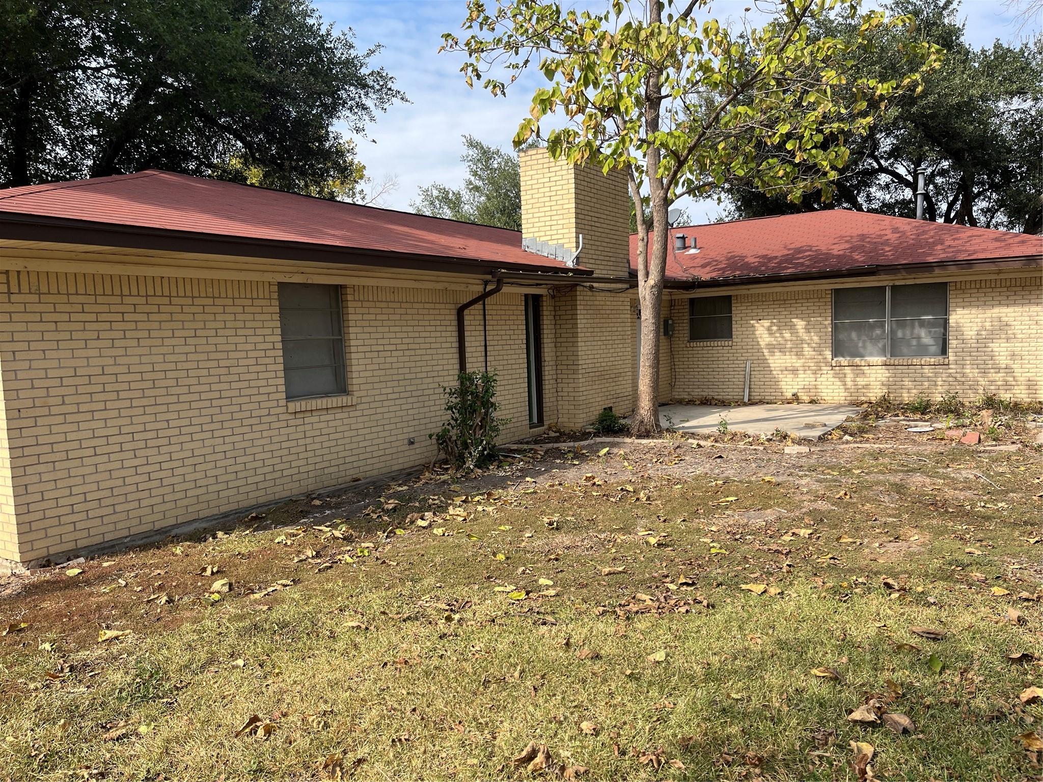 1133 W Bell St Property Photo 28