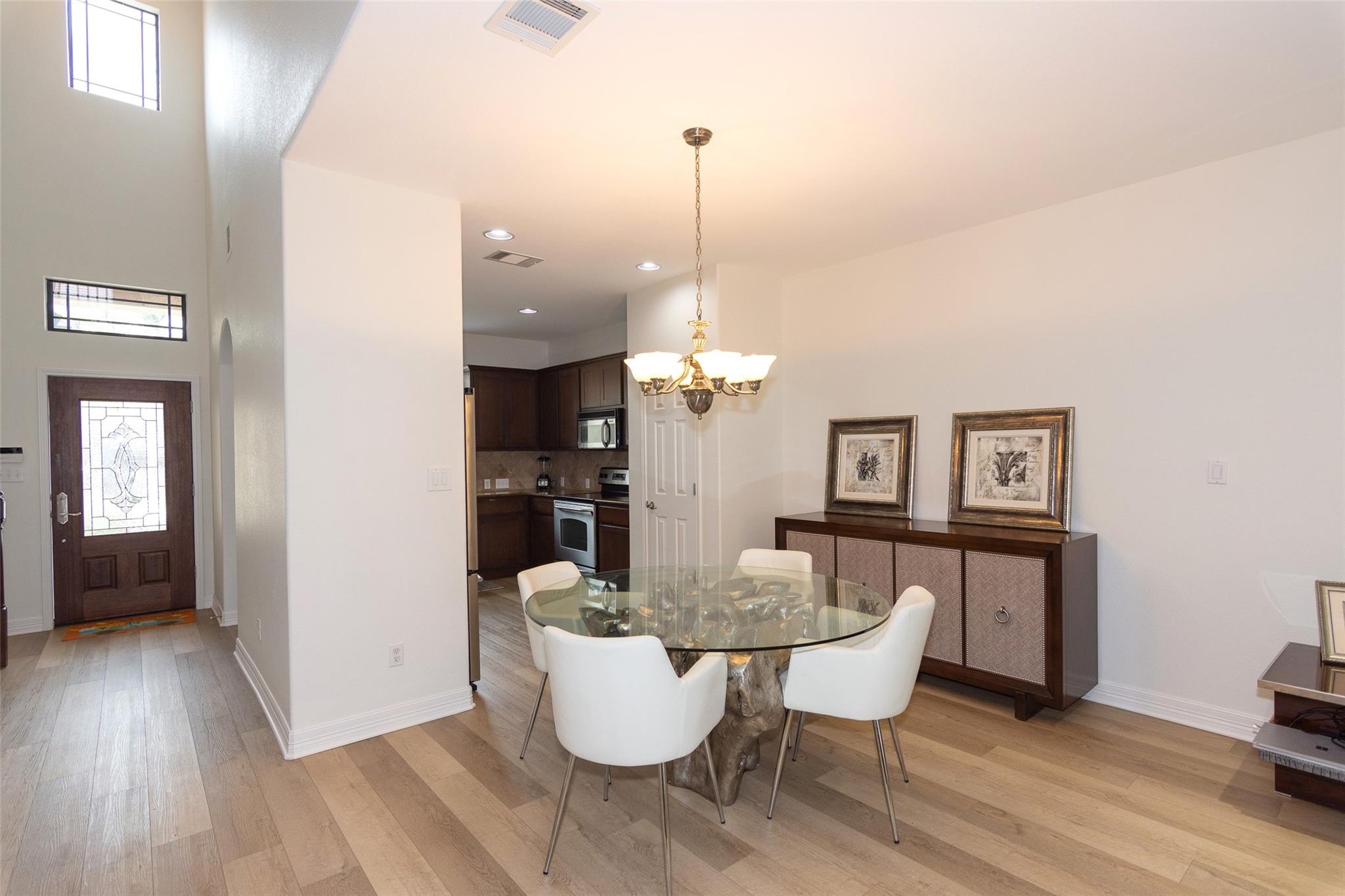 1301 Delsie Dr B Property Photo 6