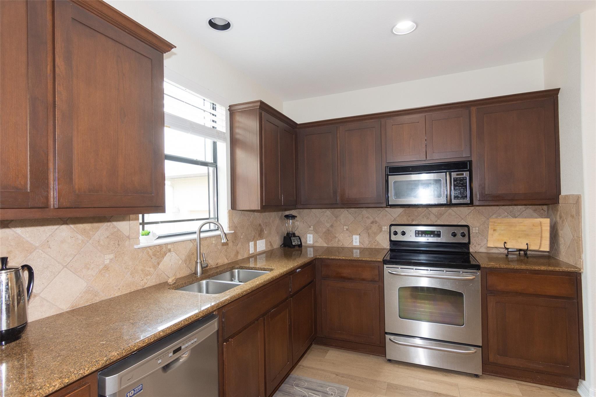 1301 Delsie Dr B Property Photo 11
