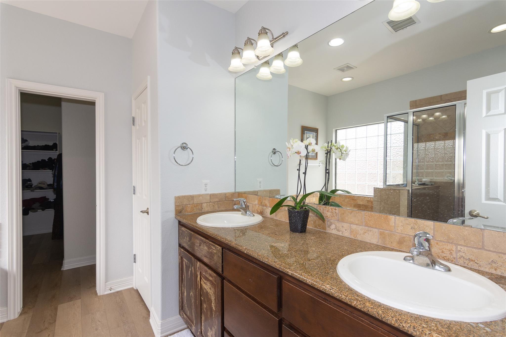 1301 Delsie Dr B Property Photo 14