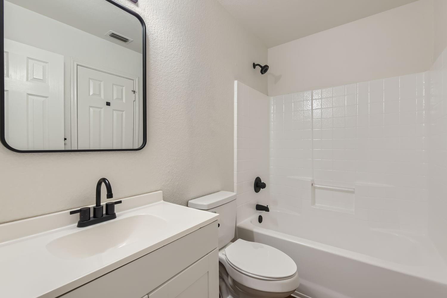 2045 Northview Dr Property Photo 26