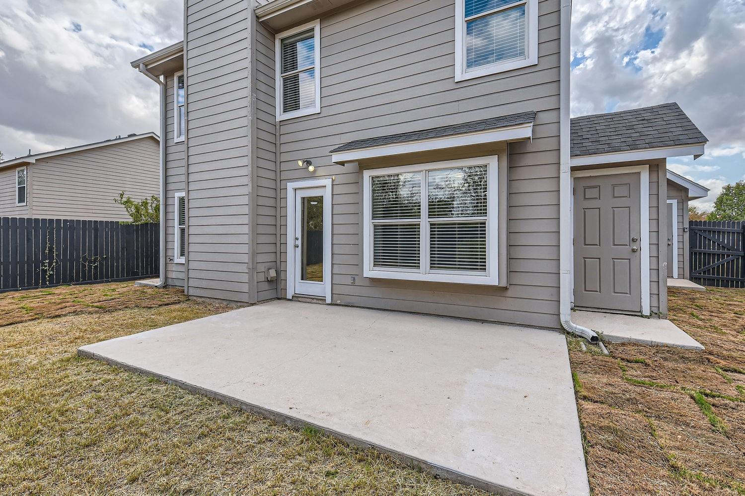 2045 Northview Dr Property Photo 27