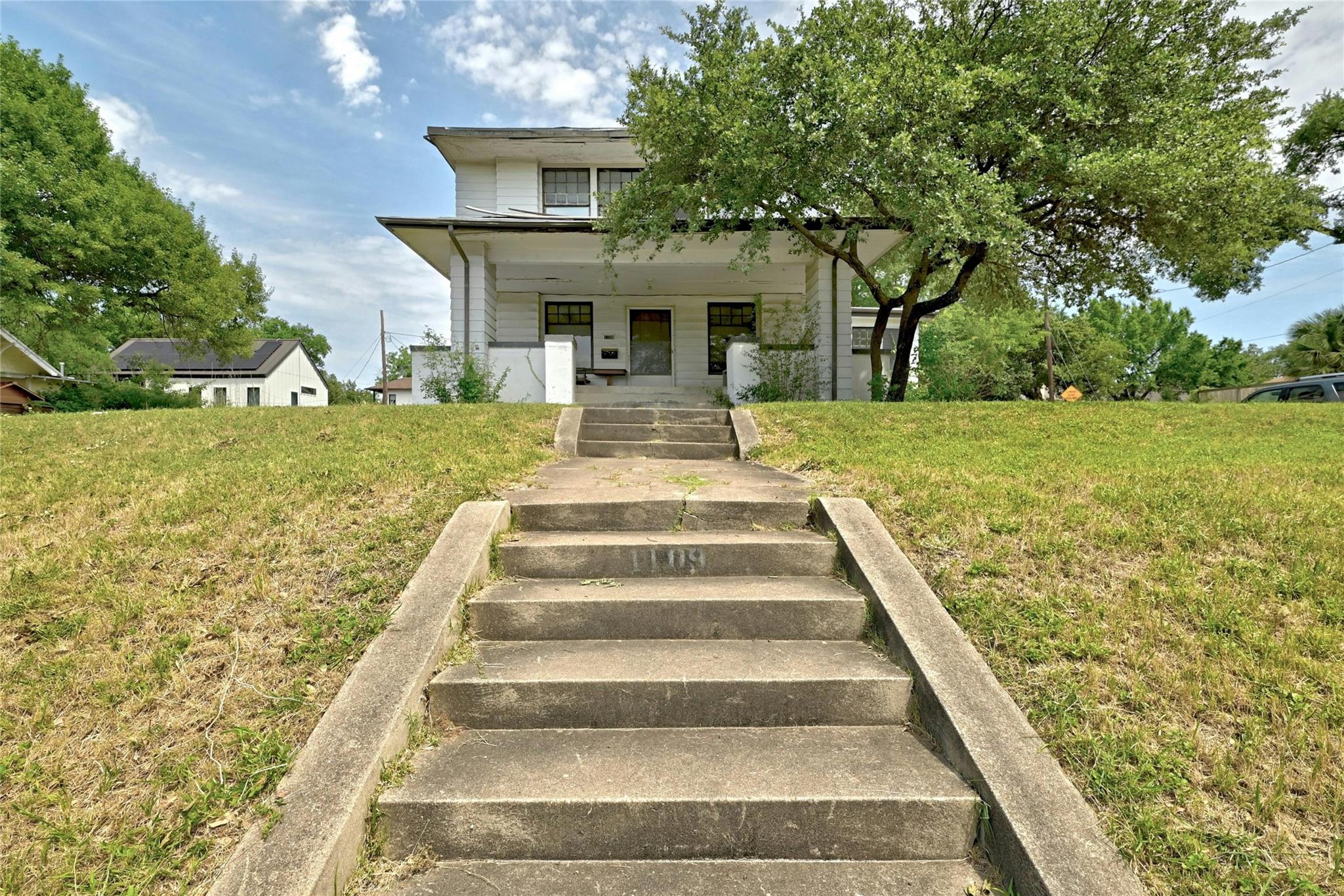 1109 Travis Height Blvd Property Photo 8