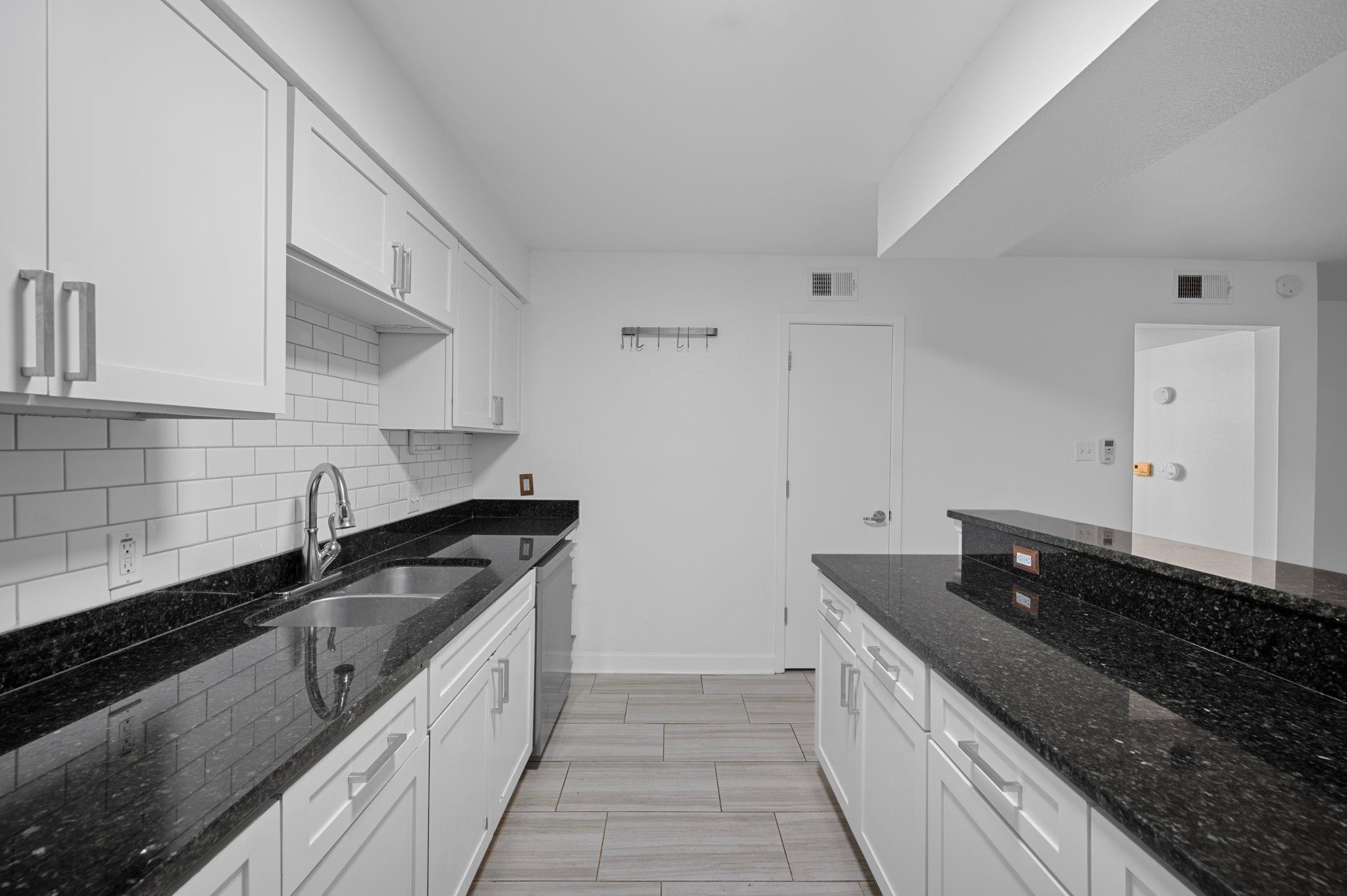 2020 S Congress Ave 2102 Property Photo 16