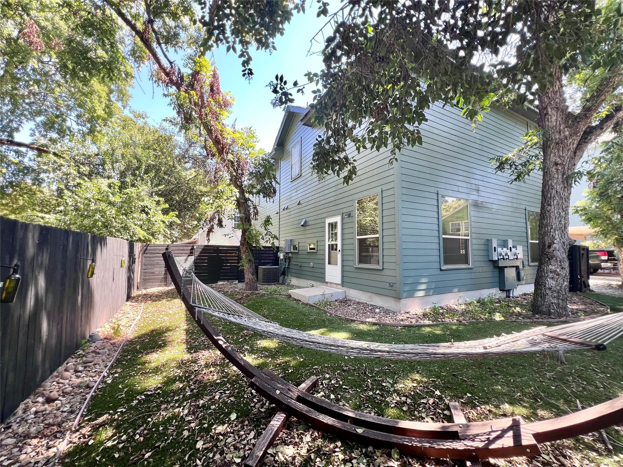 604 Allen St 104 Property Photo 2