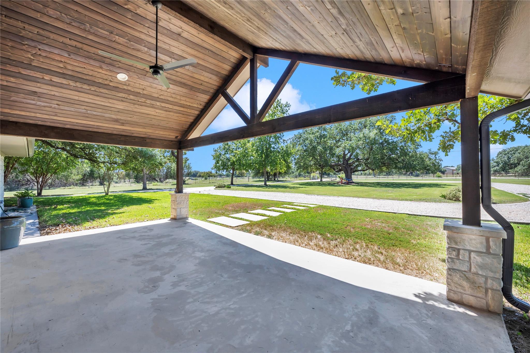 432 Painted Horse Trl Property Photo 23