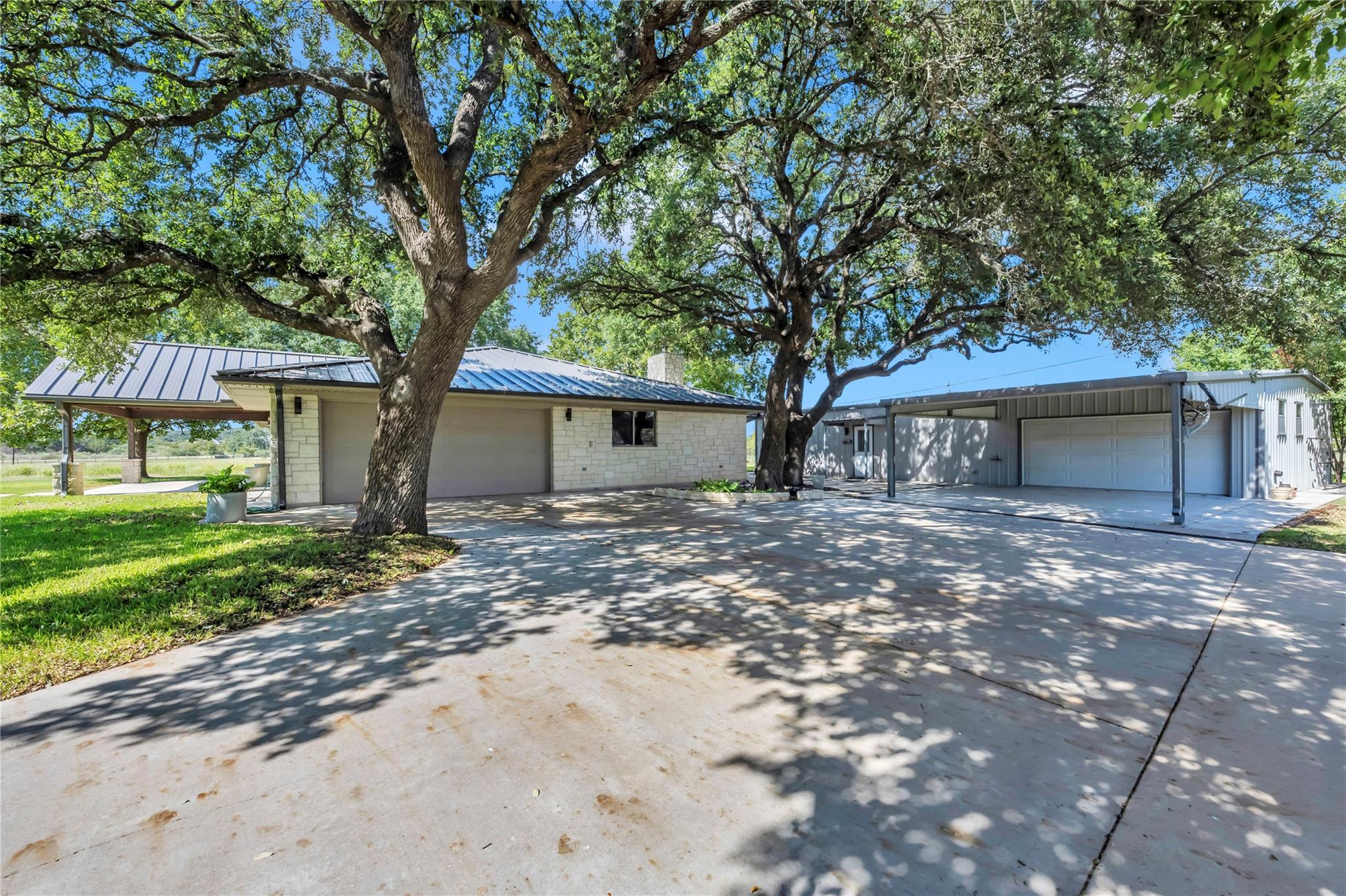 432 Painted Horse Trl Property Photo 32