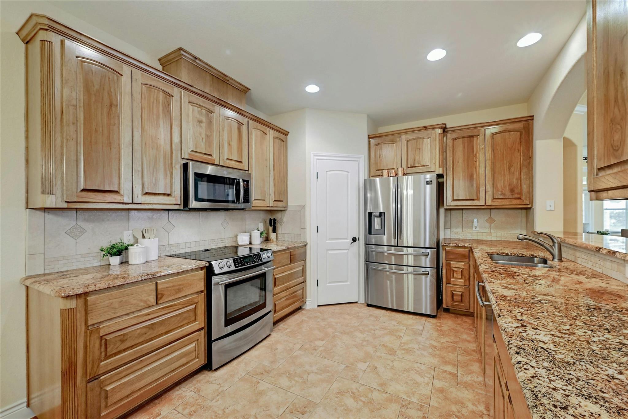 21118 Highland Lake Dr 2 Property Photo 7