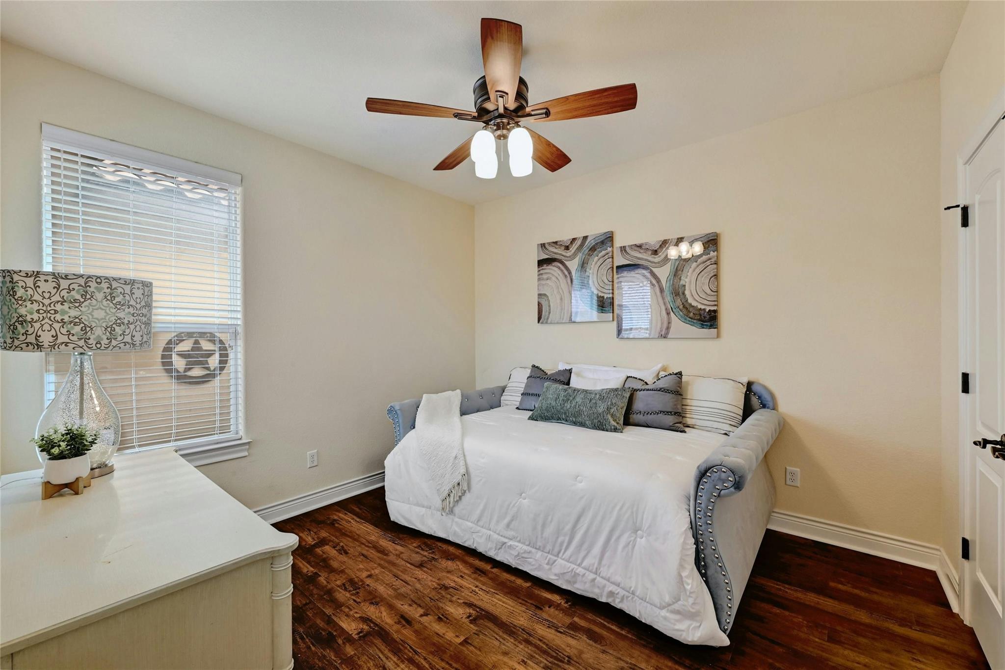 21118 Highland Lake Dr 2 Property Photo 16