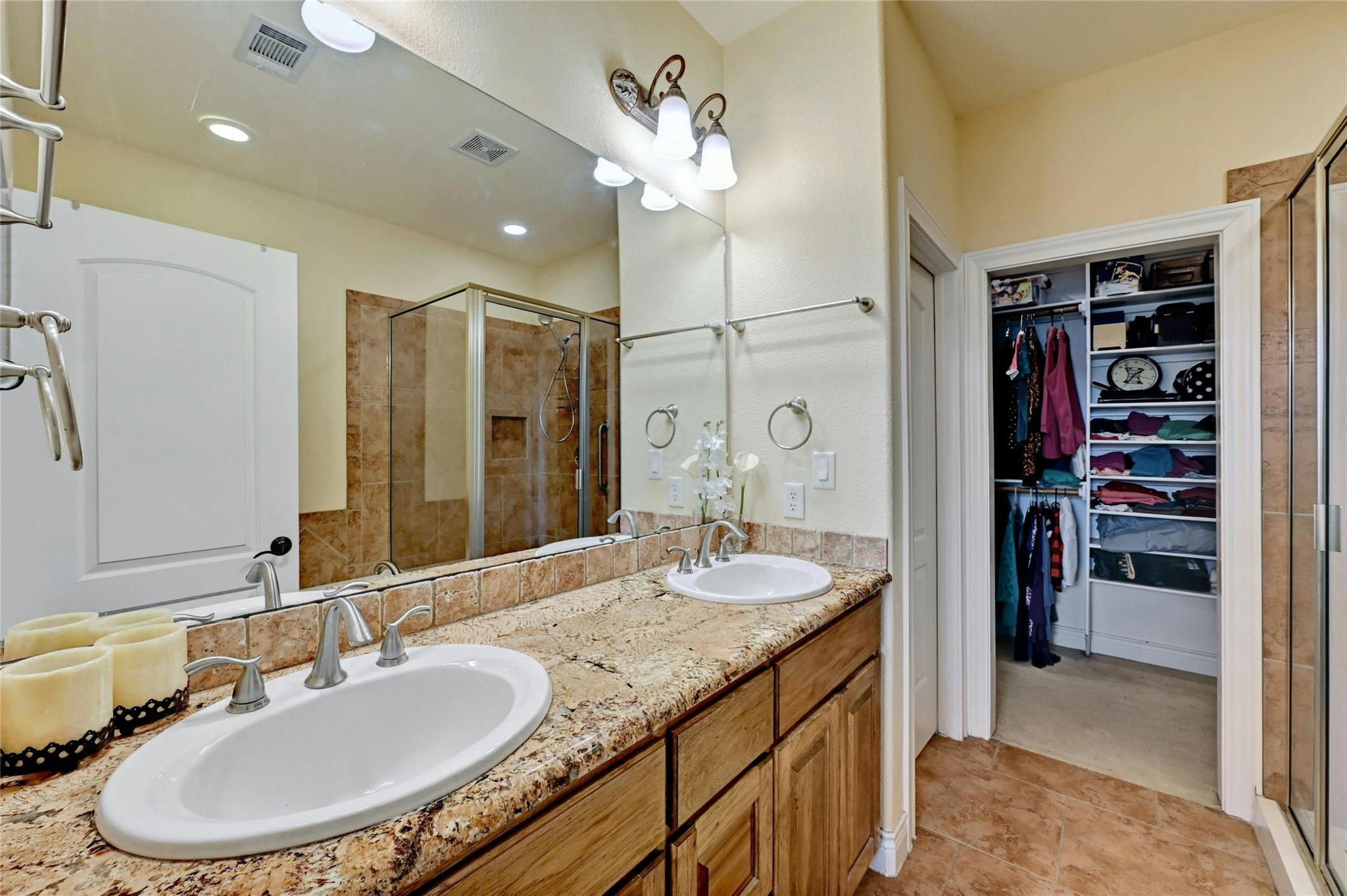 21118 Highland Lake Dr 2 Property Photo 17