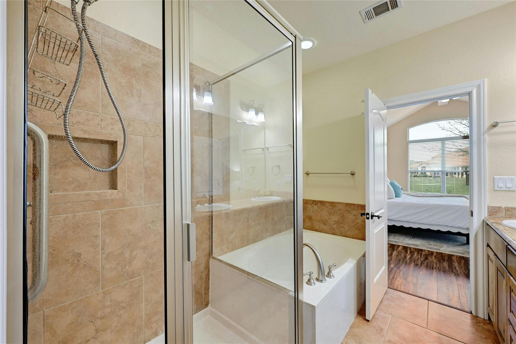 21118 Highland Lake Dr 2 Property Photo 18