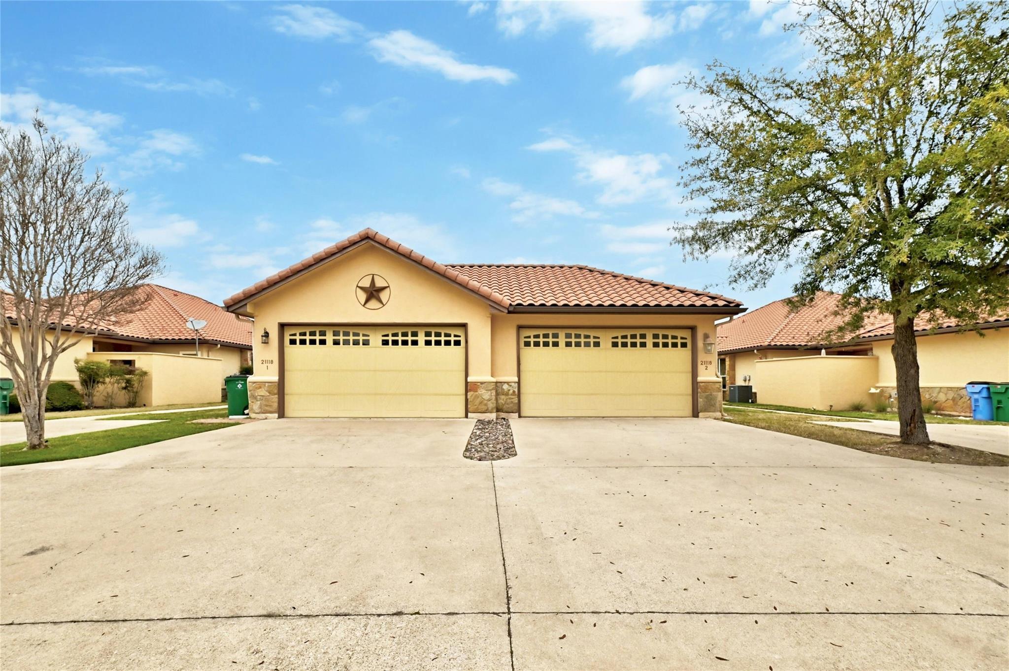 21118 Highland Lake Dr 2 Property Photo 24