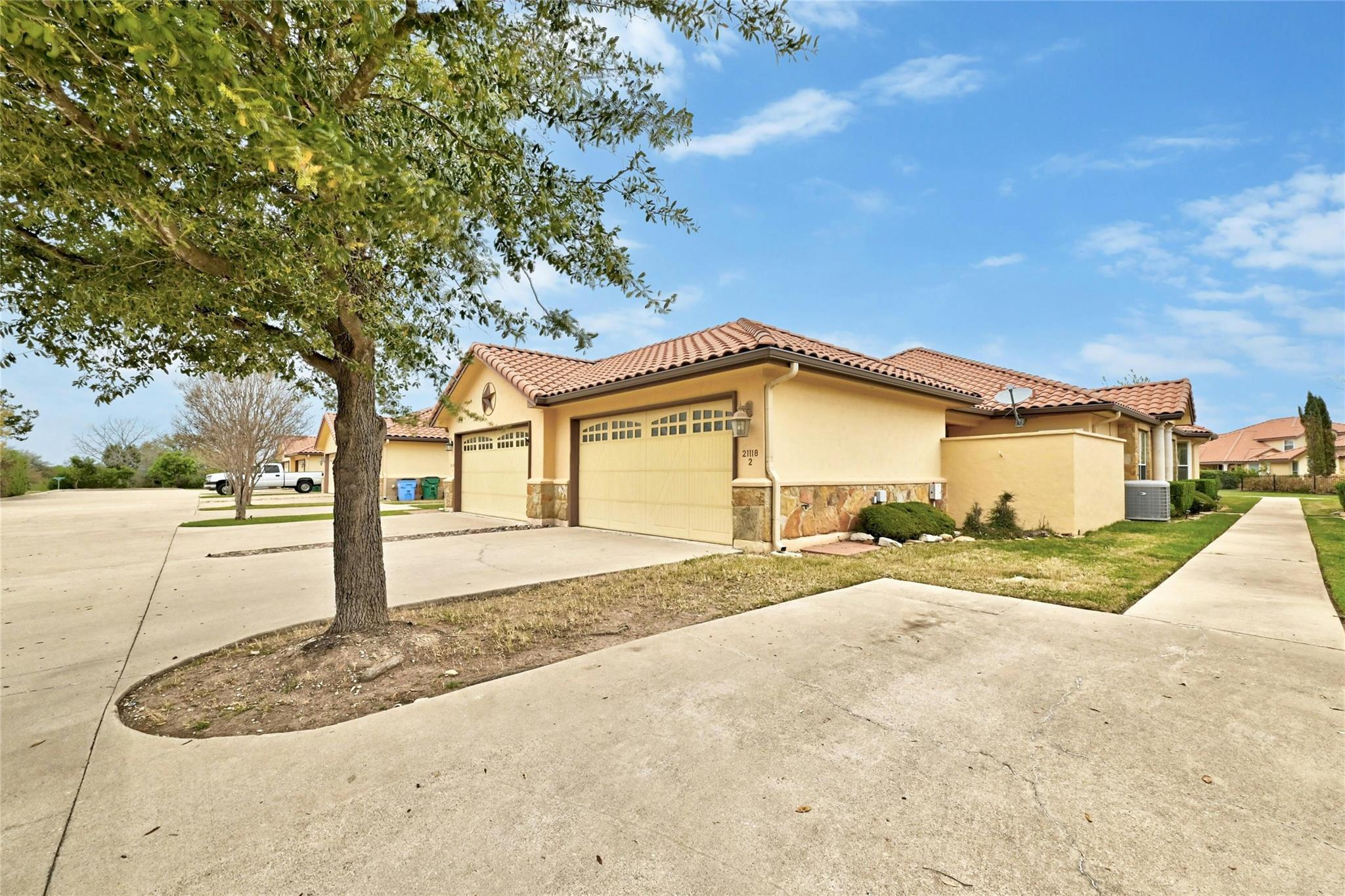 21118 Highland Lake Dr 2 Property Photo 25